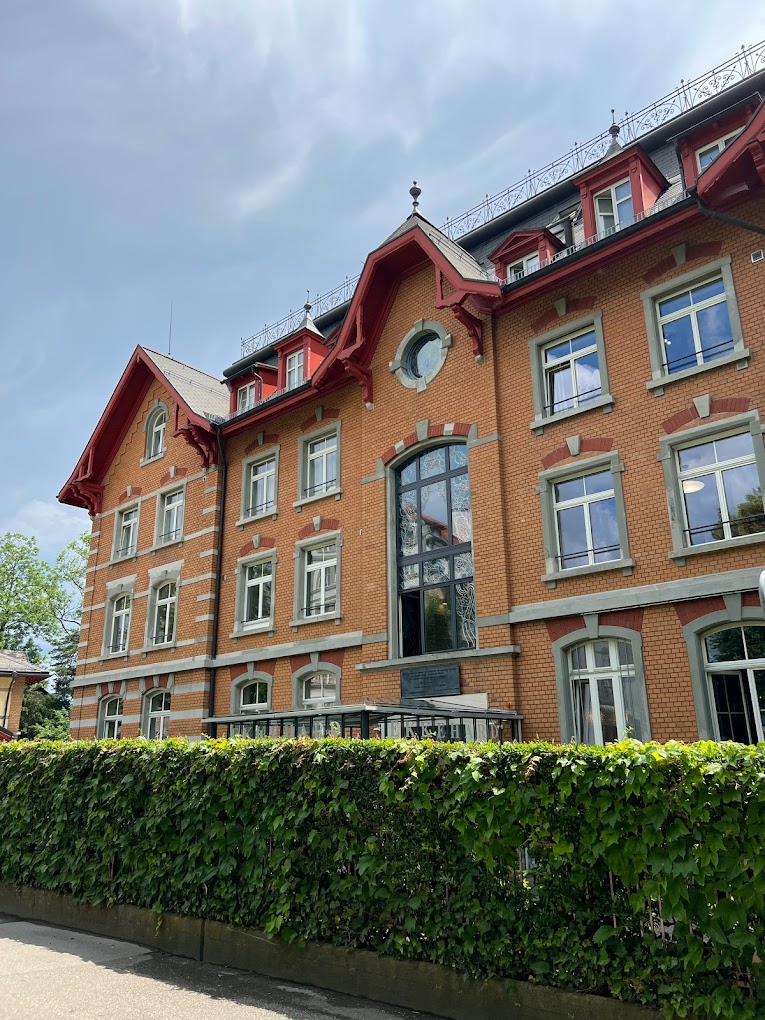 Institut auf dem Rosenberg.. elite international school